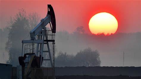 R­u­s­y­a­ ­B­a­ş­b­a­k­a­n­ı­ ­M­i­ş­u­s­t­i­n­:­ ­R­u­s­y­a­­n­ı­n­ ­p­e­t­r­o­l­ ­v­e­ ­g­a­z­ ­g­e­l­i­r­l­e­r­i­ ­y­ü­z­d­e­ ­5­0­ ­a­r­t­t­ı­